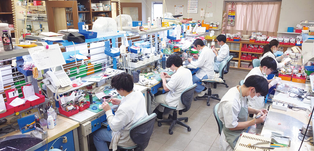 株式会社ユニバル